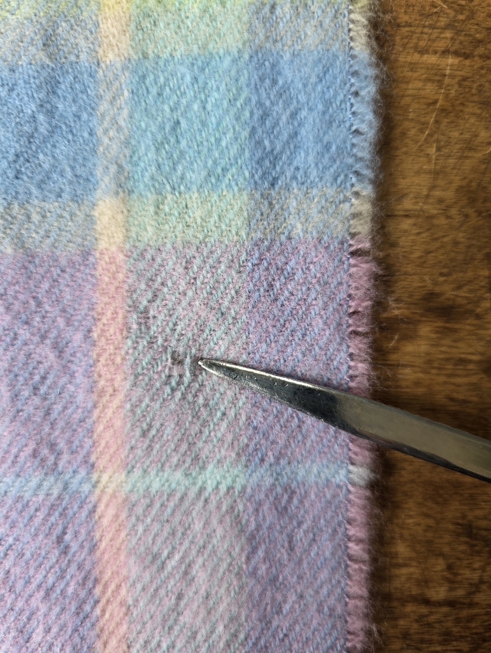 Highland Tartan Tweeds of Scotland 100% Pure New Wool Scarf – Pastels - Picture 4 of 4
